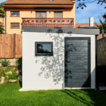 Záhradný domček s izolovanými dverami