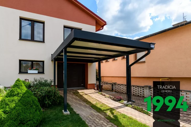 Prístrešok pre jedno auto v antracite