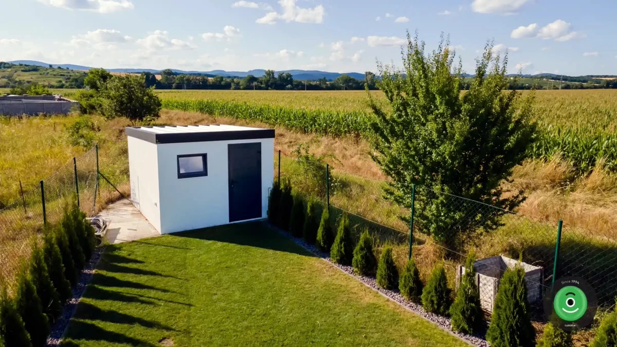 gardeon-gartenhaus-pultdach-5818-ZM-4-scaled-1200x675 Záhradný domček s izolovanými dverami