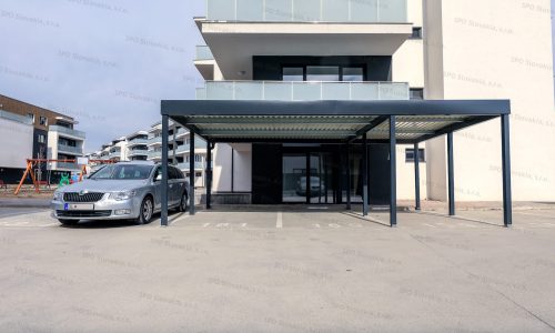 Háromállásos GARDEON kocsibeálló a társasház mellett
