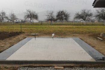 Betonlemez a kerti tároló telepítése előtt