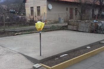 Betonlemez elektromos csatlakozással
