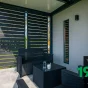 Ülőhely a pergola alatt