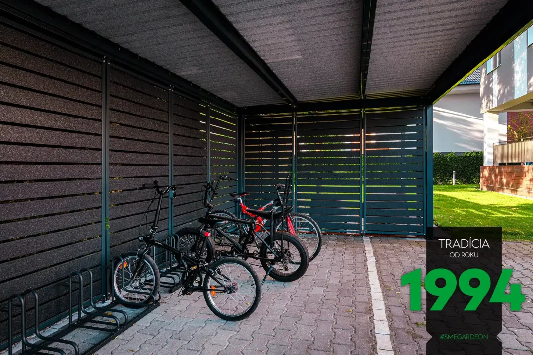 Biciklik a pergola alatt