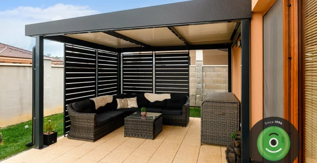 Ülőhely a pergola alatt