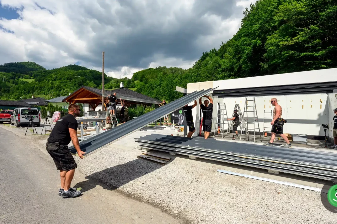 Tető telepítése a garázsra