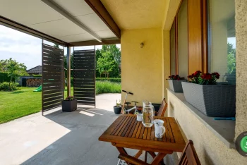 GARDEON pergola a ház előtt 5