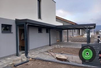 Gardeon bejárati és klasszikus előtető