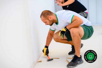 A panel alsó részének igazítása