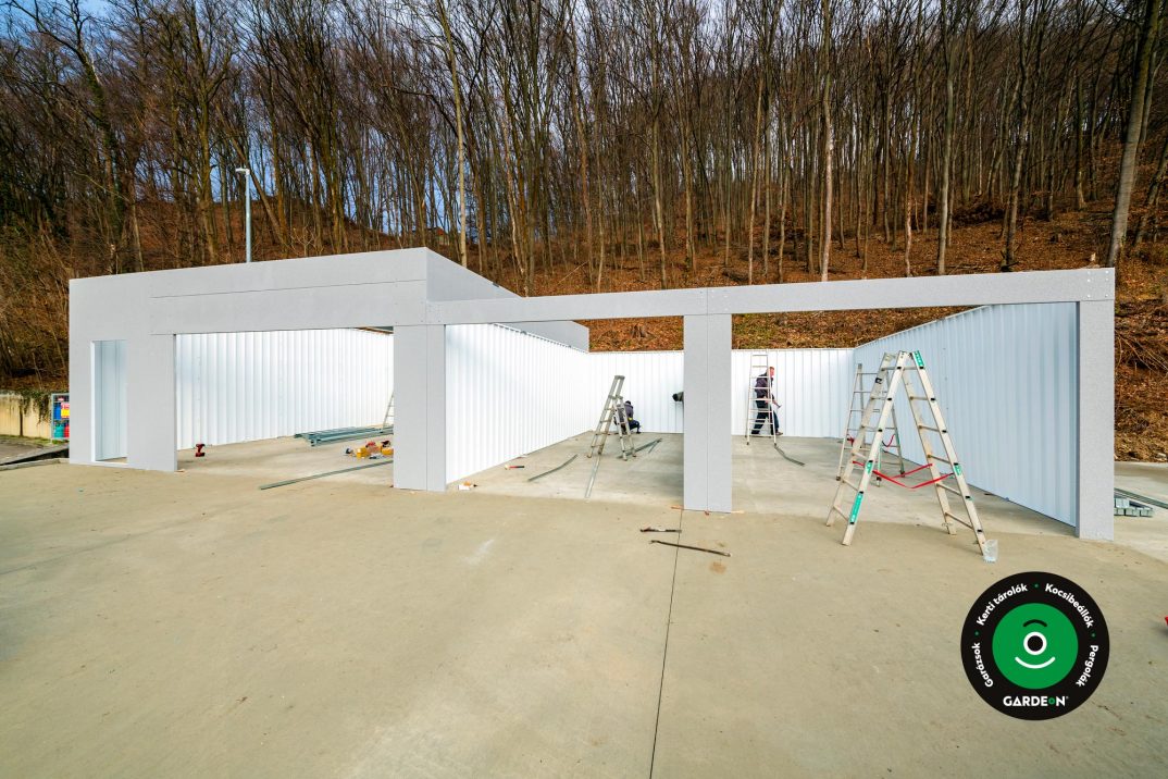 Létrák a sorgarázs telepítésénél