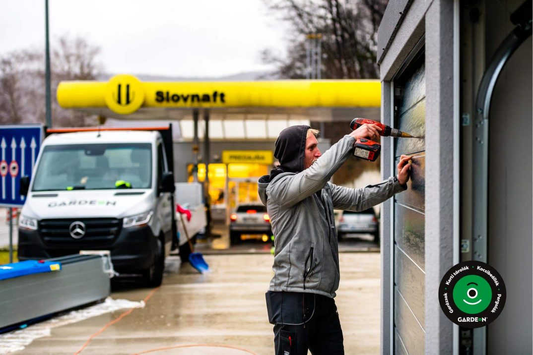 Garázskapu fúrása