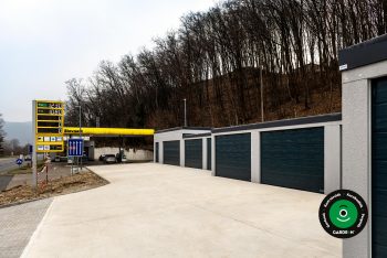 Mobil sorgarázs szürke vakolattal