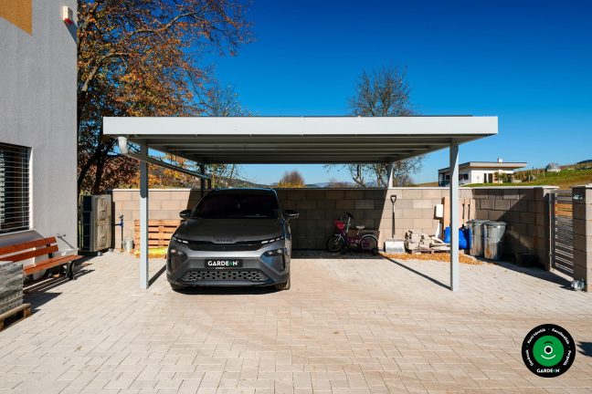 Fedett dupla beálló autók időjárás elleni védelmére