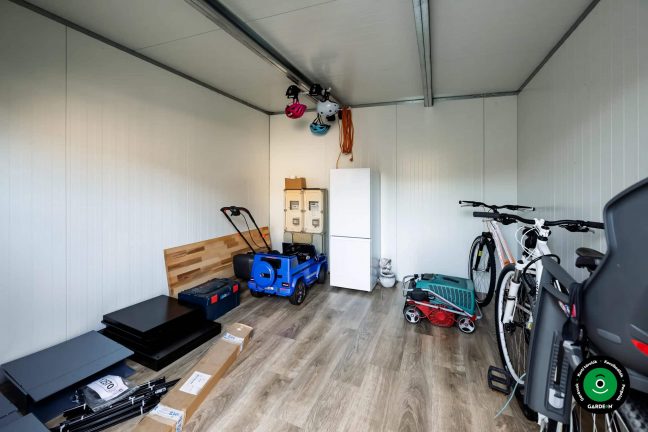 A kerti házikó belső tere tárolásra alkalmas