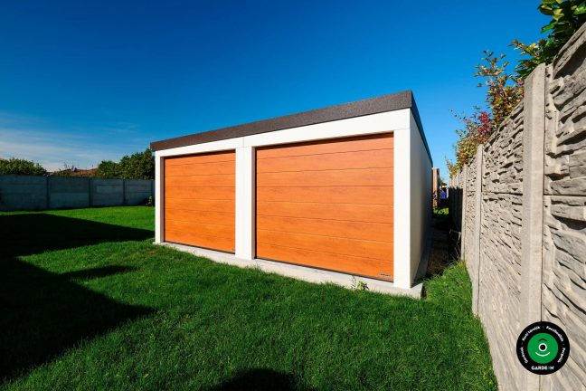 Duplagarázs lapostetővel és letisztult minimalista dizájnnal
