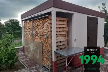 Gardeon kerti tároló ügyfélprojekt, tűzifa- és kerékpártárolóval kiegészítve